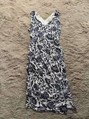 Jessica Simpson maternity dress